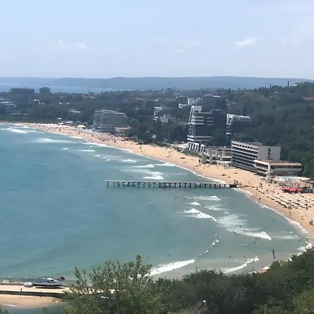 Luxury Near The Sea Warna