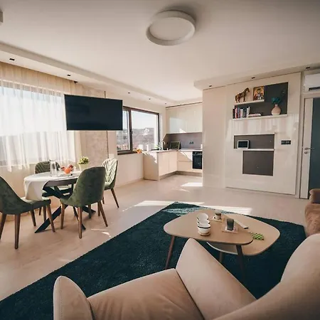 Luxury Apartament Near The Sea *