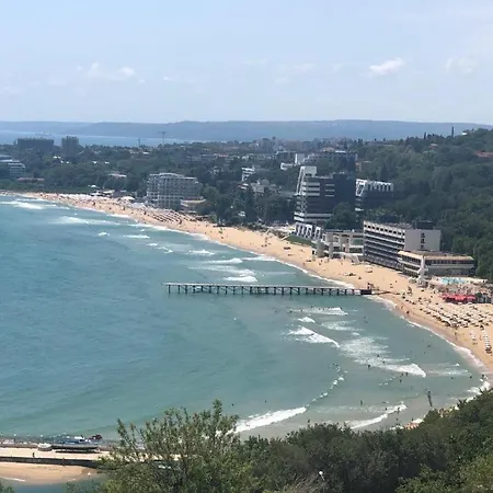 アパート Luxury Apartament Near The Sea ヴァルナ